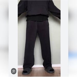 NEW YEEZY fleece jogging pants, size XS.